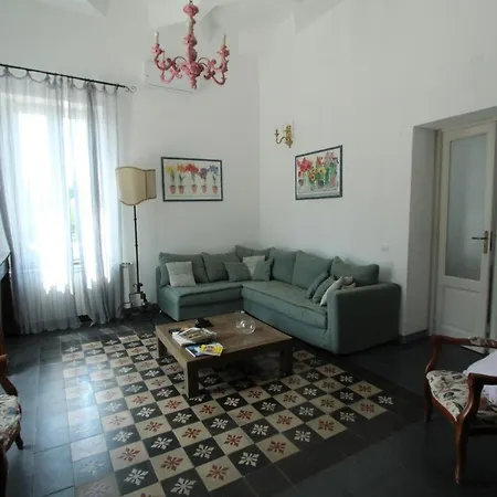 别墅 La Casa Bianca *