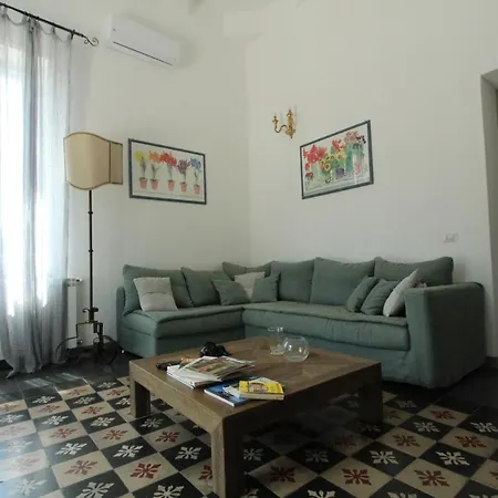La Casa Bianca ליפארי